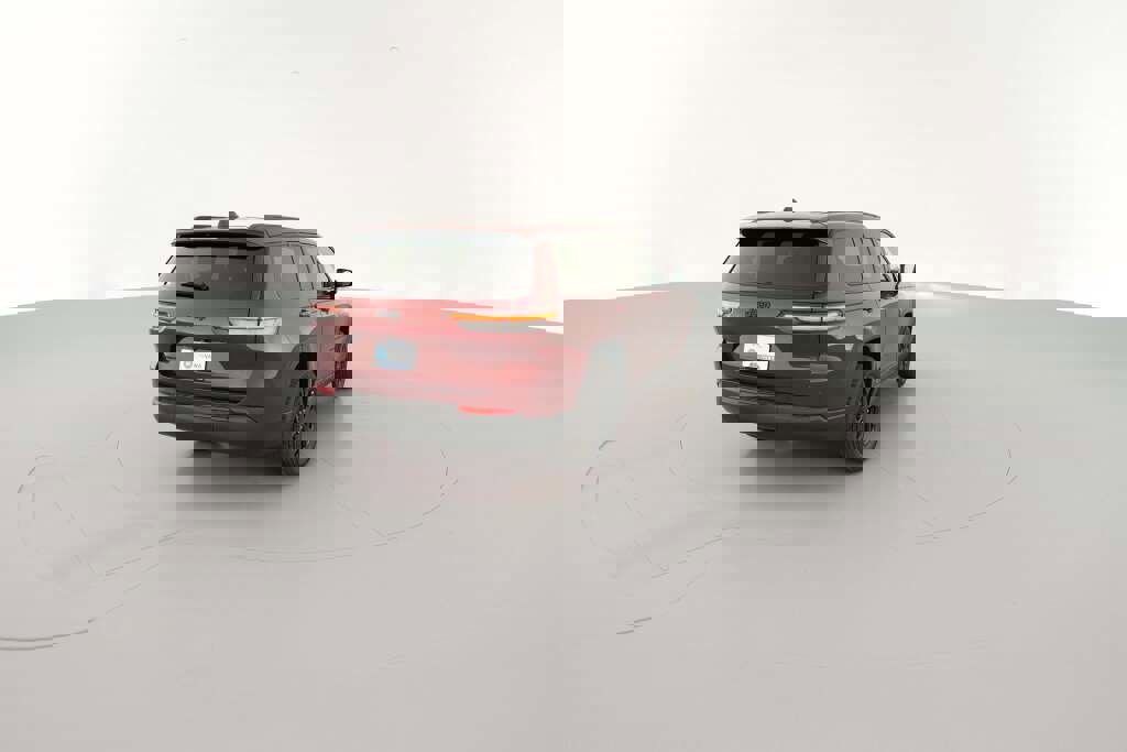 New 2025 Jeep Grand Cherokee L Laredo image 11