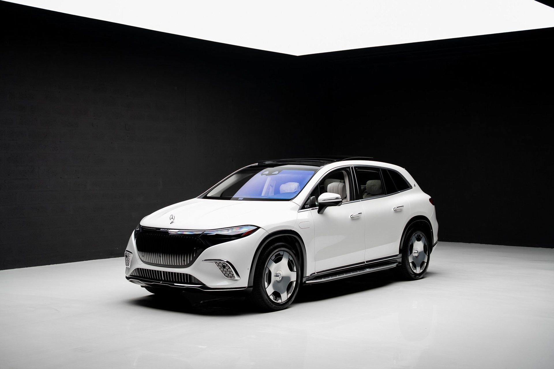 Used 2024 Mercedes-Benz Maybach EQS 680 4MATIC image 4