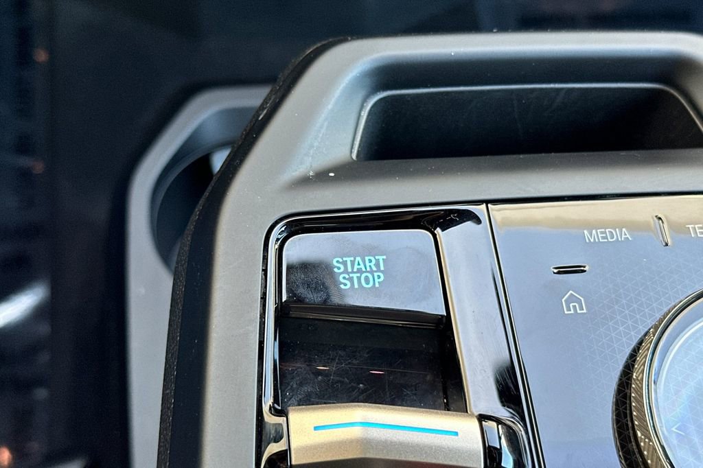 Used 2023 BMW iX xDrive50 image 25