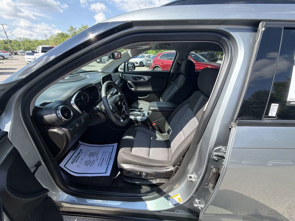 Used 2024 Chevrolet Blazer LT w/ Convenience Package FWD image 11