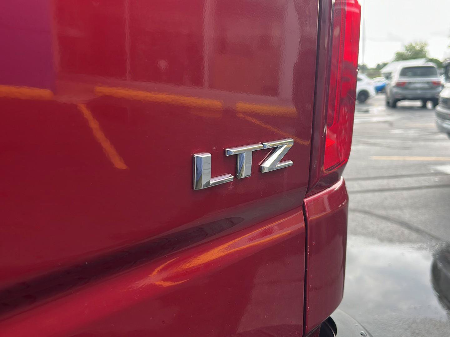 Used 2022 Chevrolet Silverado 1500 LTZ w/ LTZ Premium Package AWD/4WD image 7