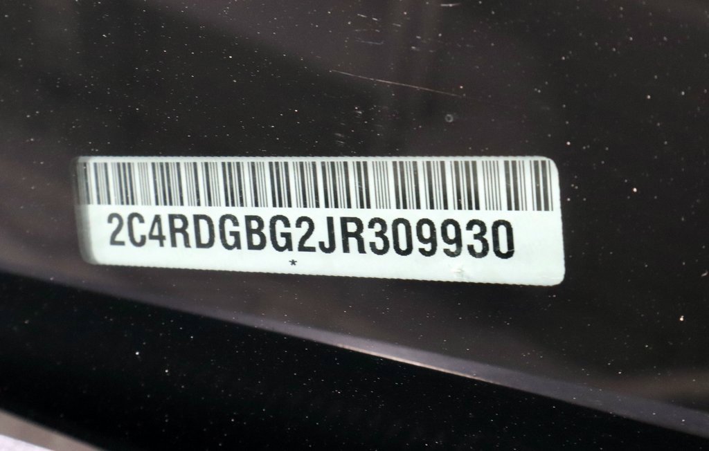 Used 2018 Dodge Grand Caravan SE w/ UConnect Hands-Free Group image 28