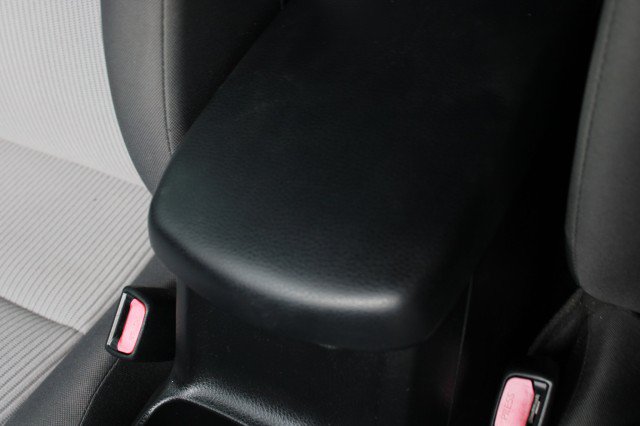 Used 2015 Toyota RAV4 LE FWD image 29