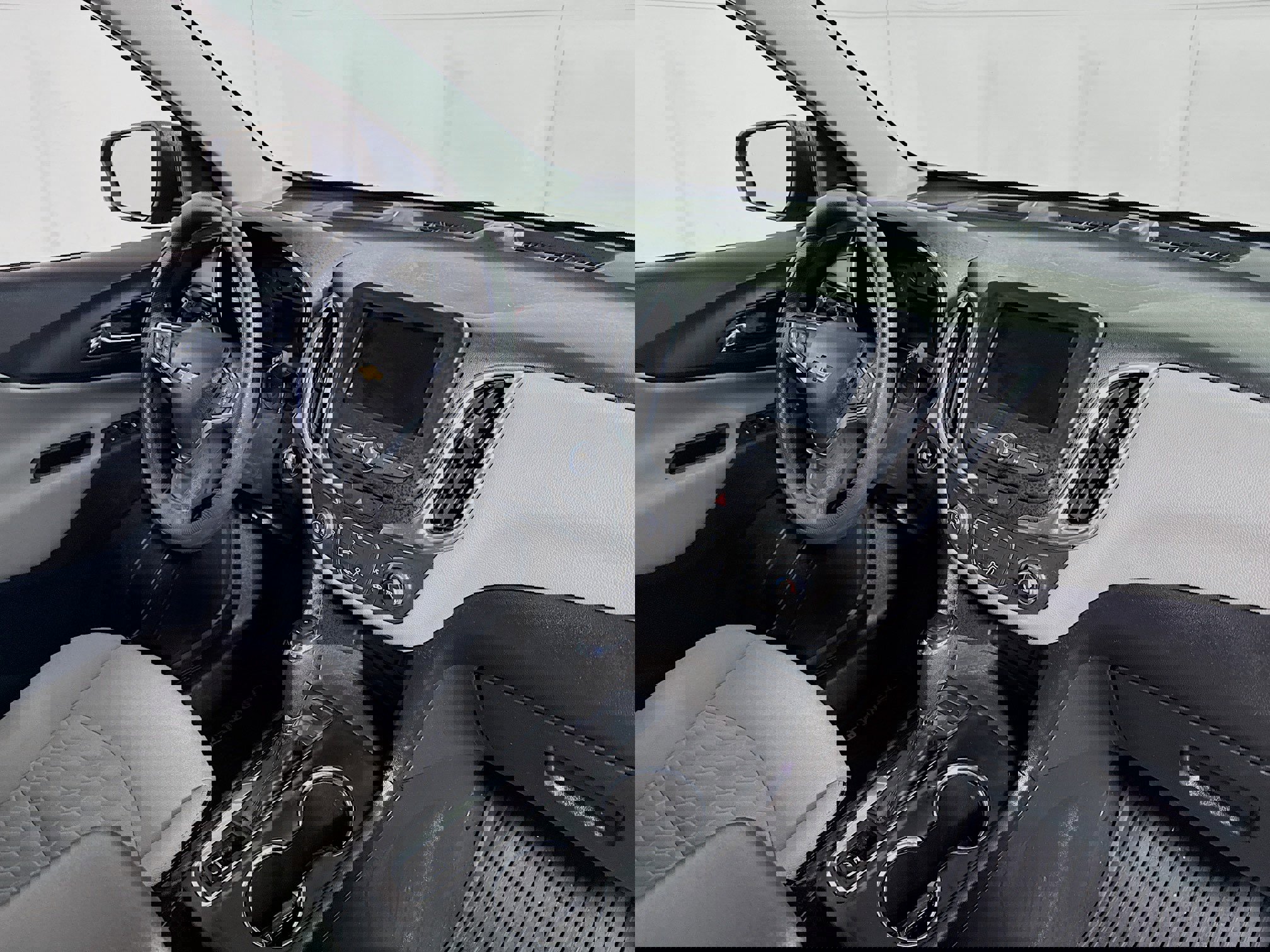 Used 2020 Chevrolet Equinox LS w/ LS Convenience Package image 26