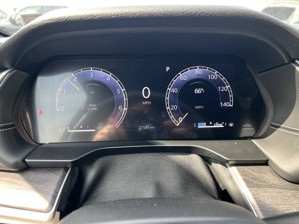 Certified 2025 Jeep Grand Cherokee Limited AWD/4WD image 9