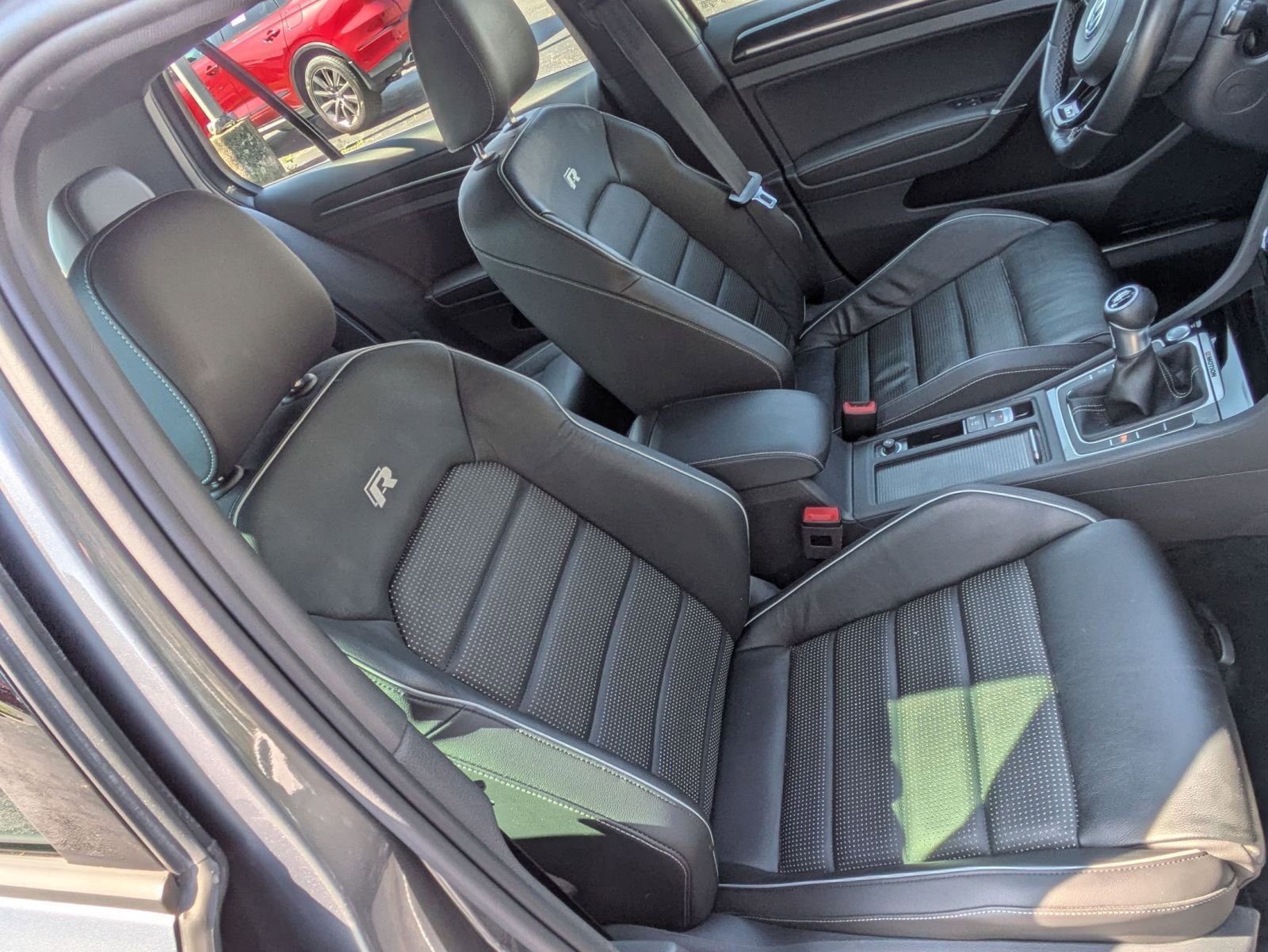 Used 2019 Volkswagen Golf R 4-Door image 27