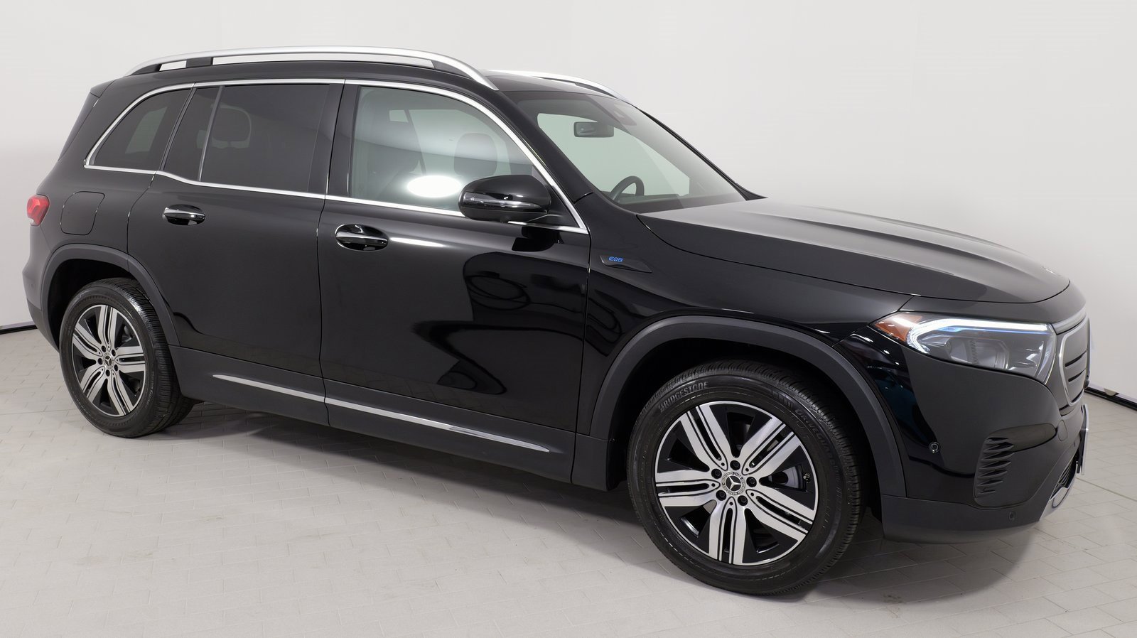 Used 2022 Mercedes-Benz EQB 300 4MATIC image 8