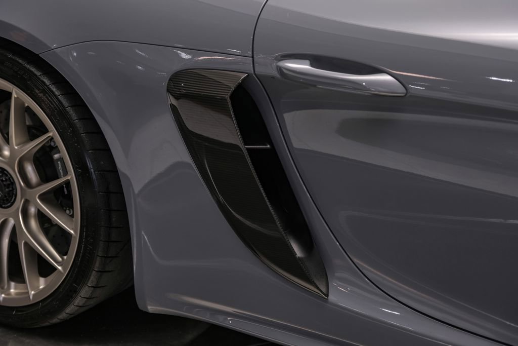 Used 2025 Porsche 718 Cayman GT4 RS w/ Weissach Package RWD image 42