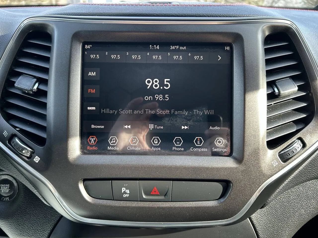 Used 2019 Jeep Cherokee Trailhawk AWD/4WD image 13