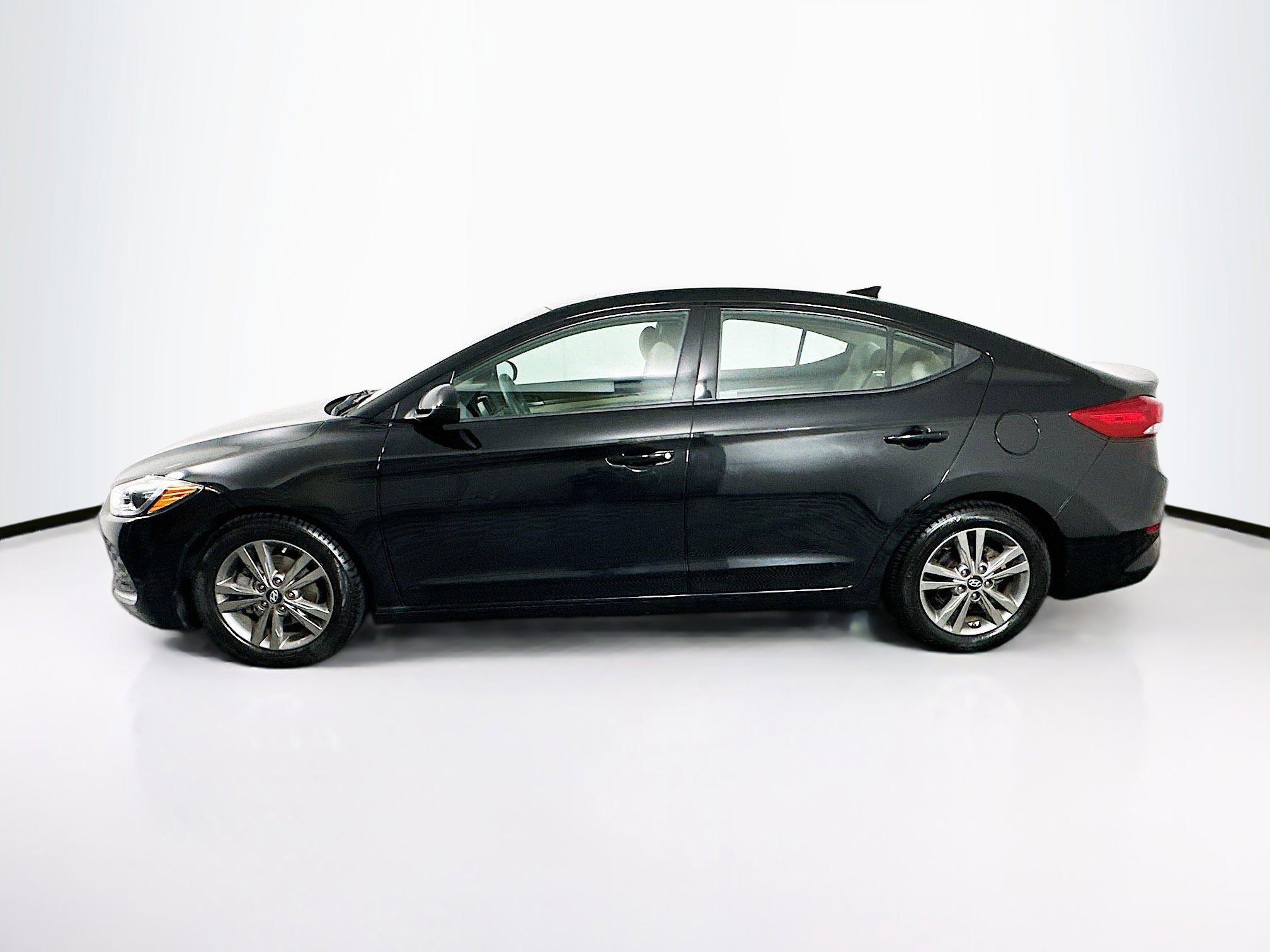 Used 2018 Hyundai Elantra SEL image 4