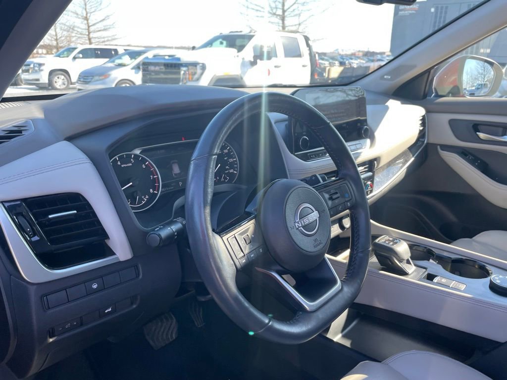 Used 2023 Nissan Rogue SL w/ SL Premium Package image 10