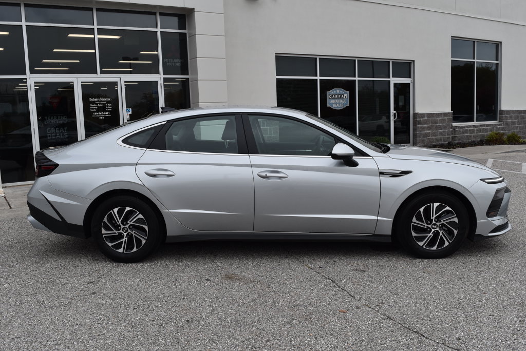 Used 2026 Hyundai Sonata Blue FWD image 2