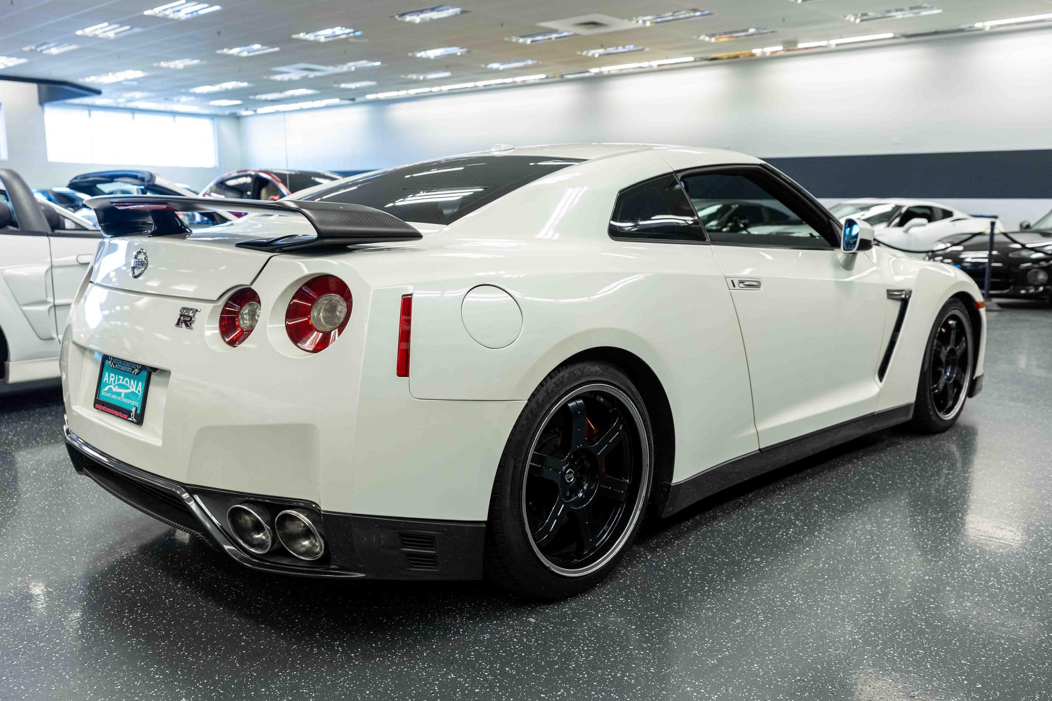 Used 2014 Nissan GT-R Black Edition AWD/4WD image 5