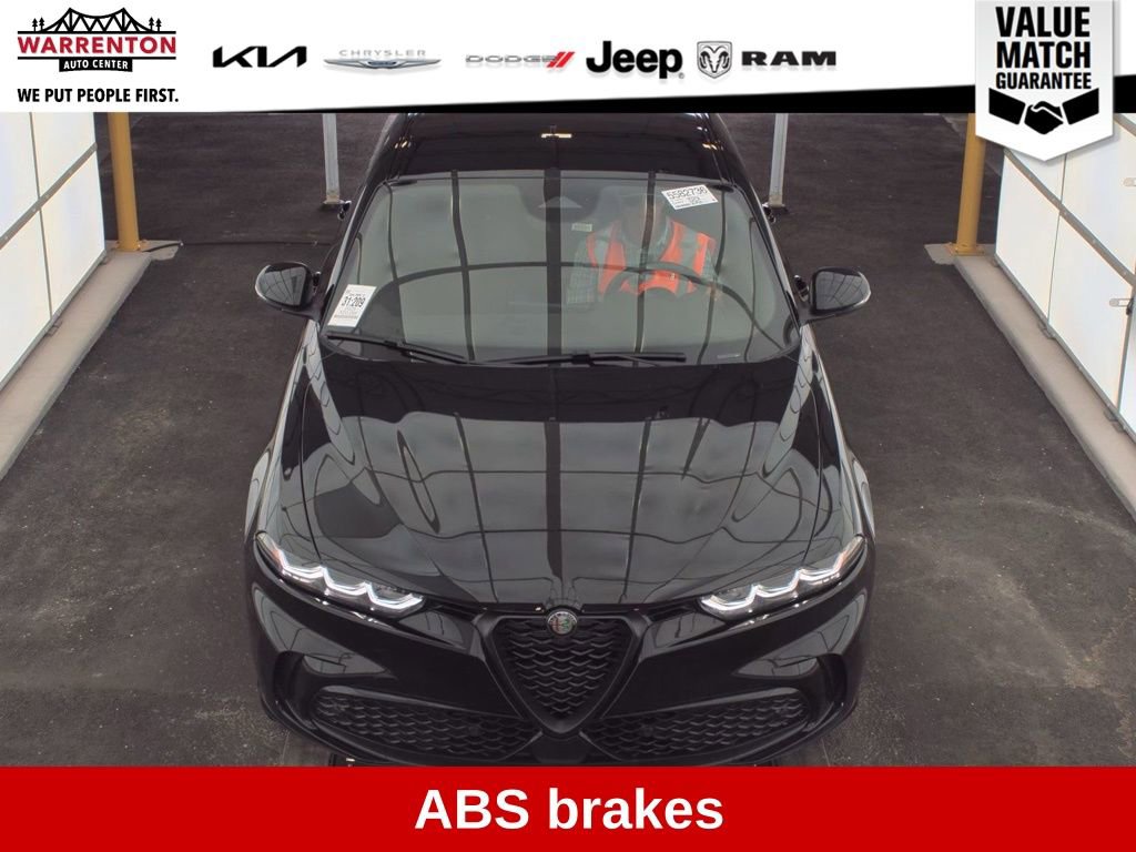 Used 2025 Alfa Romeo Tonale Veloce w/ Premium Package image 10