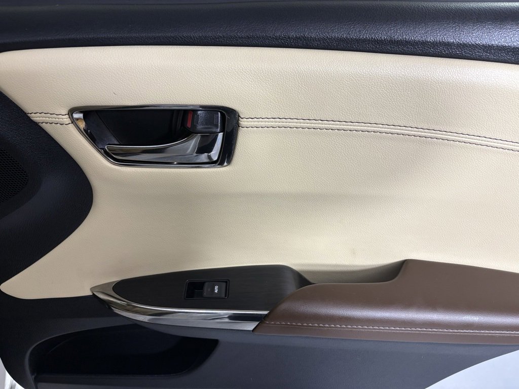 Used 2015 Toyota Avalon Limited image 15