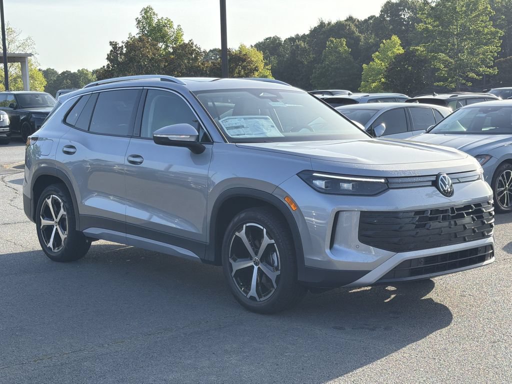 New 2026 Volkswagen Tiguan SE FWD image 7
