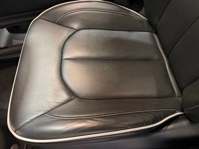 Used 2025 Chrysler Pacifica Limited AWD/4WD image 15