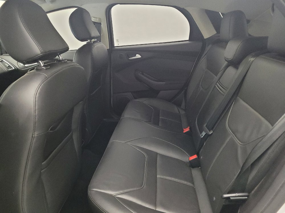Used 2016 Ford Focus Titanium w/ Titanium Technology Package FWD image 18