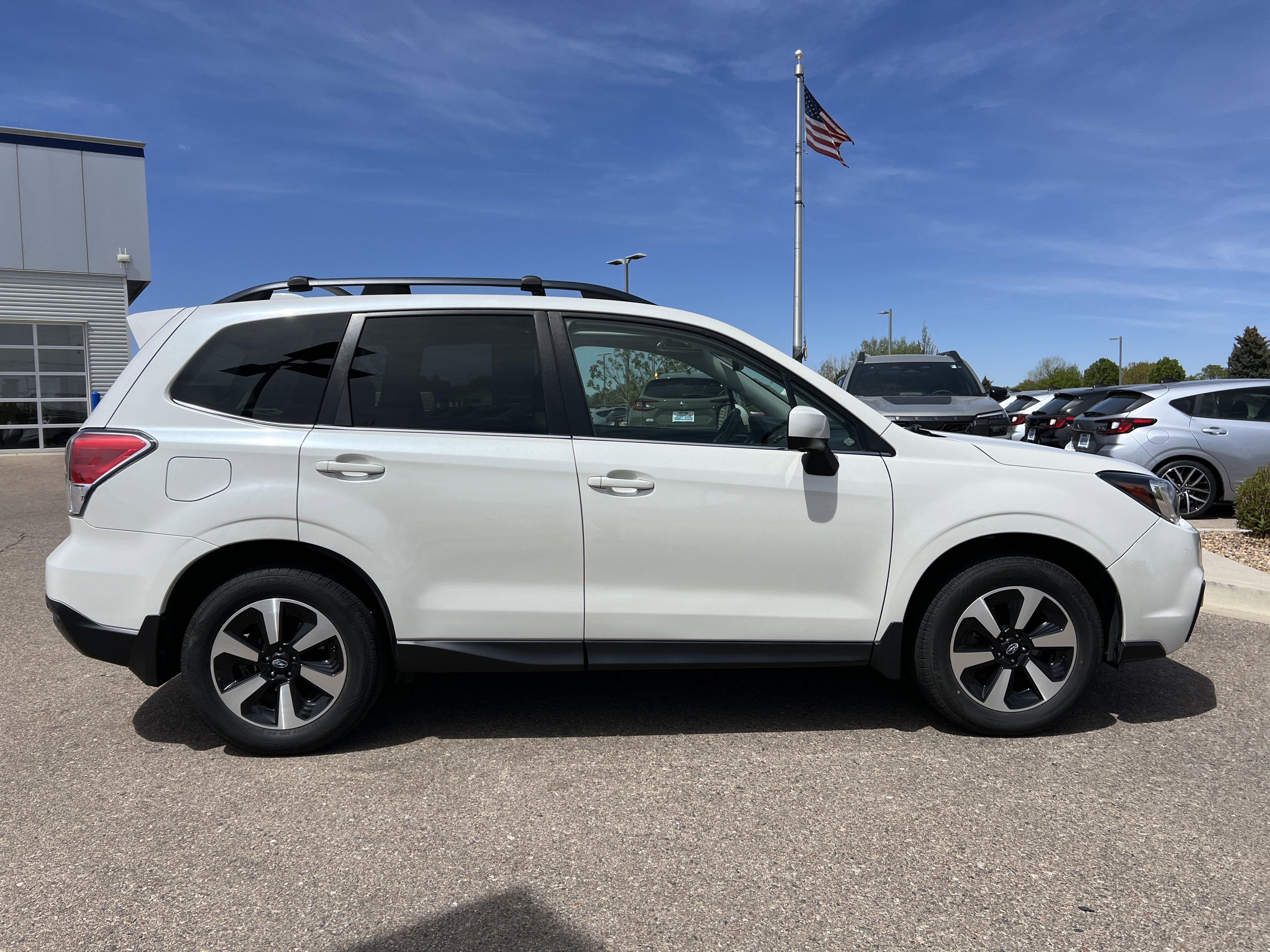 Used 2017 Subaru Forester 2.5i Limited AWD/4WD image 9