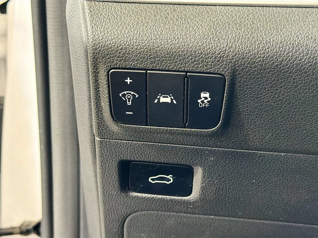 Used 2022 Kia K5 LX FWD image 12