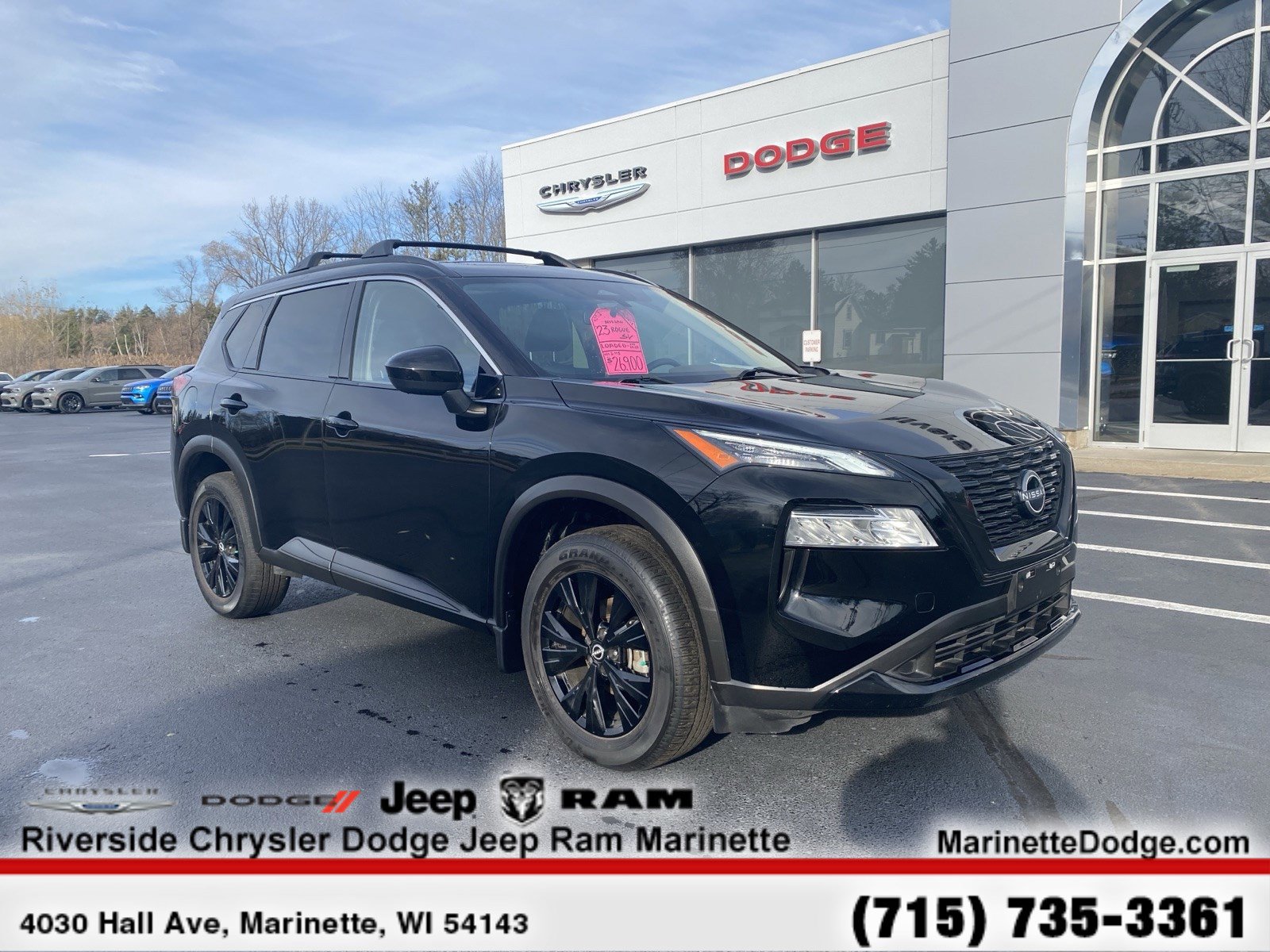 Used 2023 Nissan Rogue SV w/ SV Premium B Package image 2