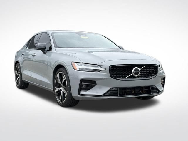 Used 2024 Volvo S60 B5 Core image 1