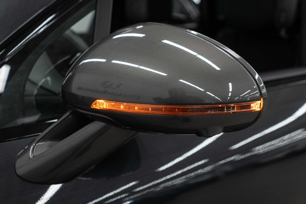 Used 2023 Porsche Macan Turbo image 47