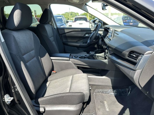 Used 2024 Nissan Rogue SV AWD/4WD image 11