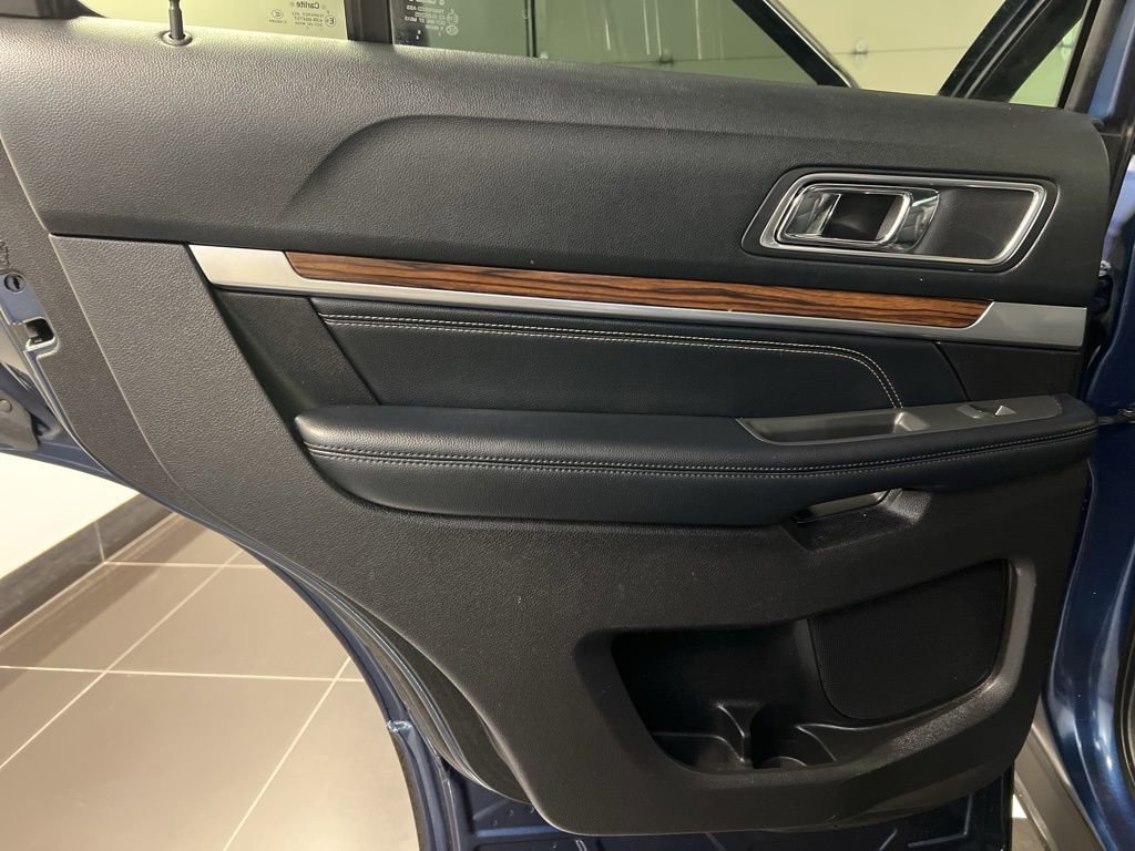 Certified 2017 Ford Explorer Limited FWD image 29