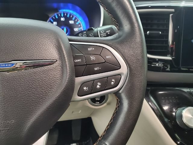 Used 2020 Chrysler Pacifica Touring-L Plus w/ Advanced Safetytec Group FWD image 26