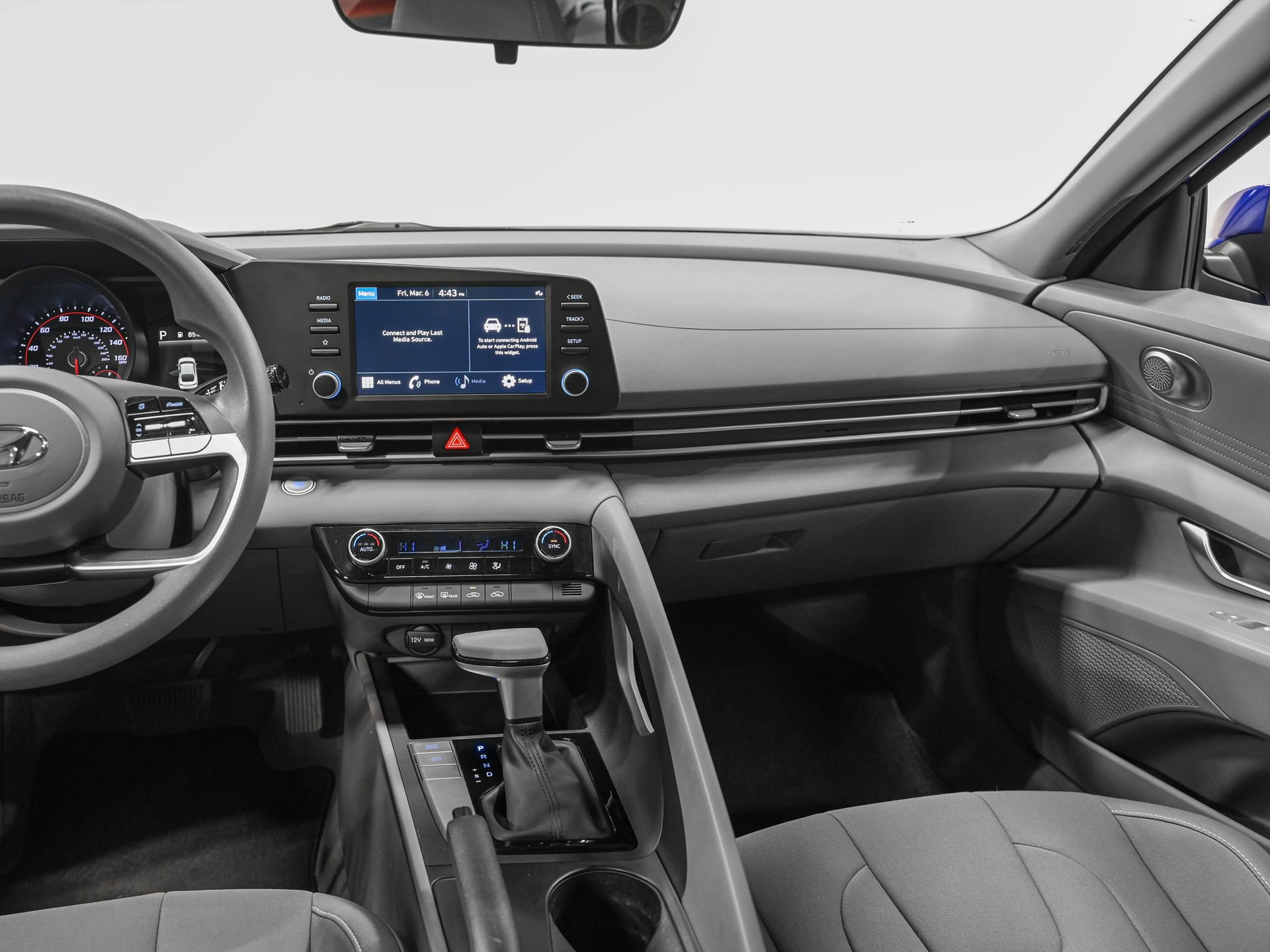 Used 2023 Hyundai Elantra SEL image 30