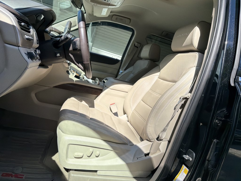 Used 2020 GMC Yukon Denali AWD/4WD image 16
