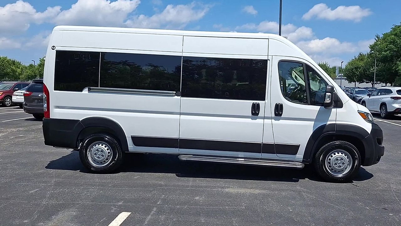 Used 2024 RAM ProMaster 2500 w/ Convenience Group FWD image 9