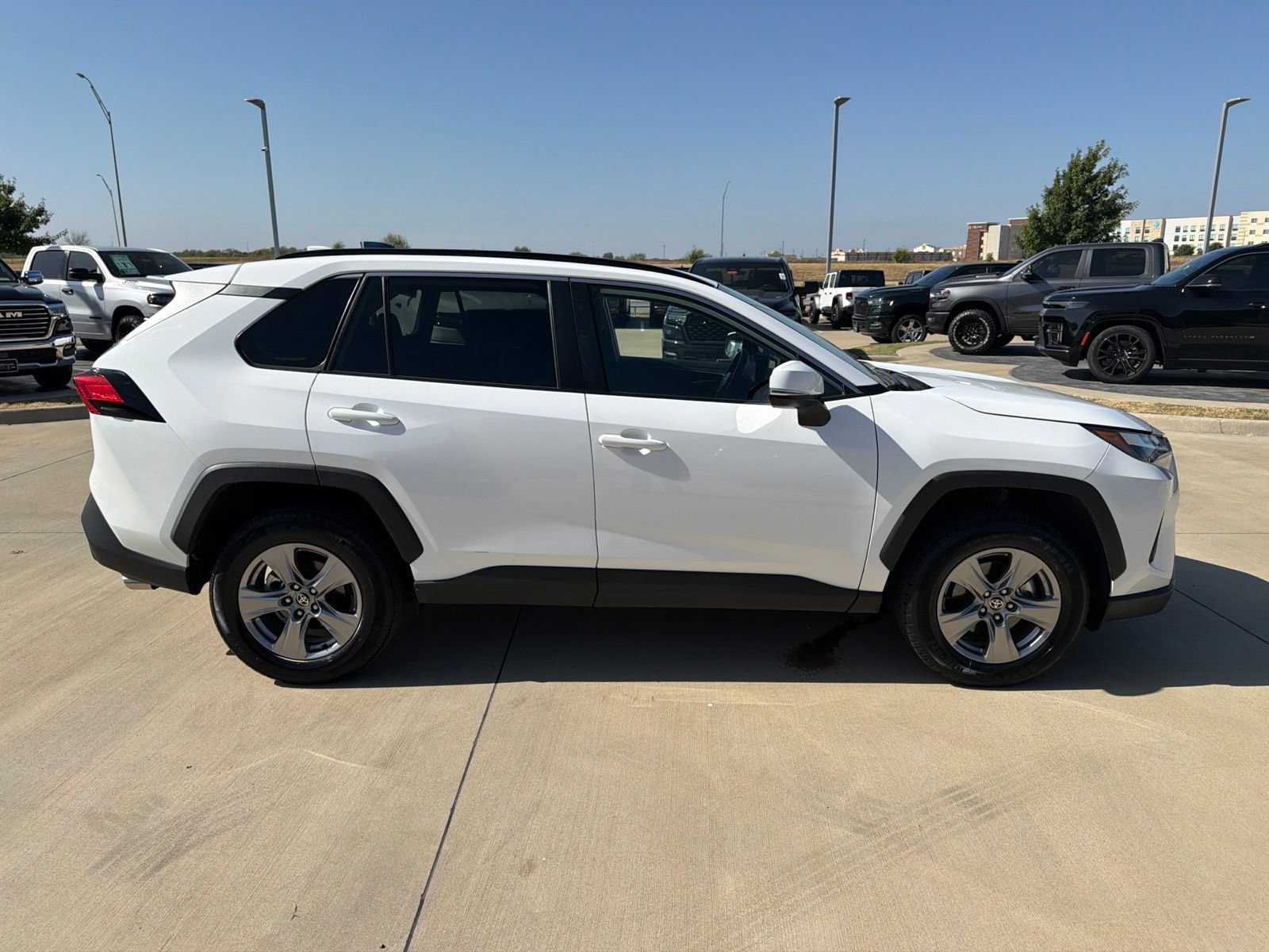 Used 2025 Toyota RAV4 XLE AWD/4WD image 6