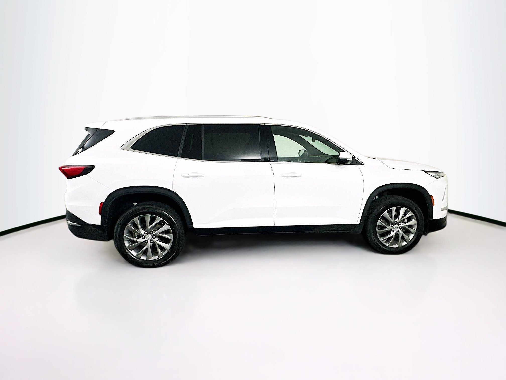 Used 2025 Buick Enclave Preferred FWD image 10
