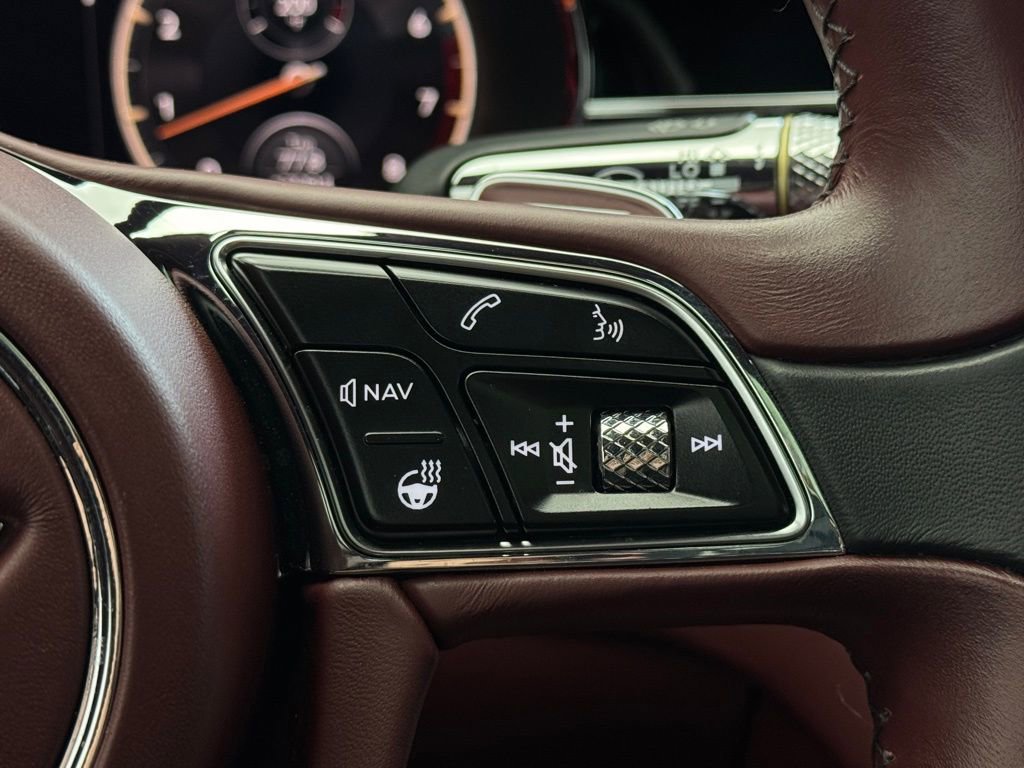 Used 2020 Bentley Flying Spur W12 image 45