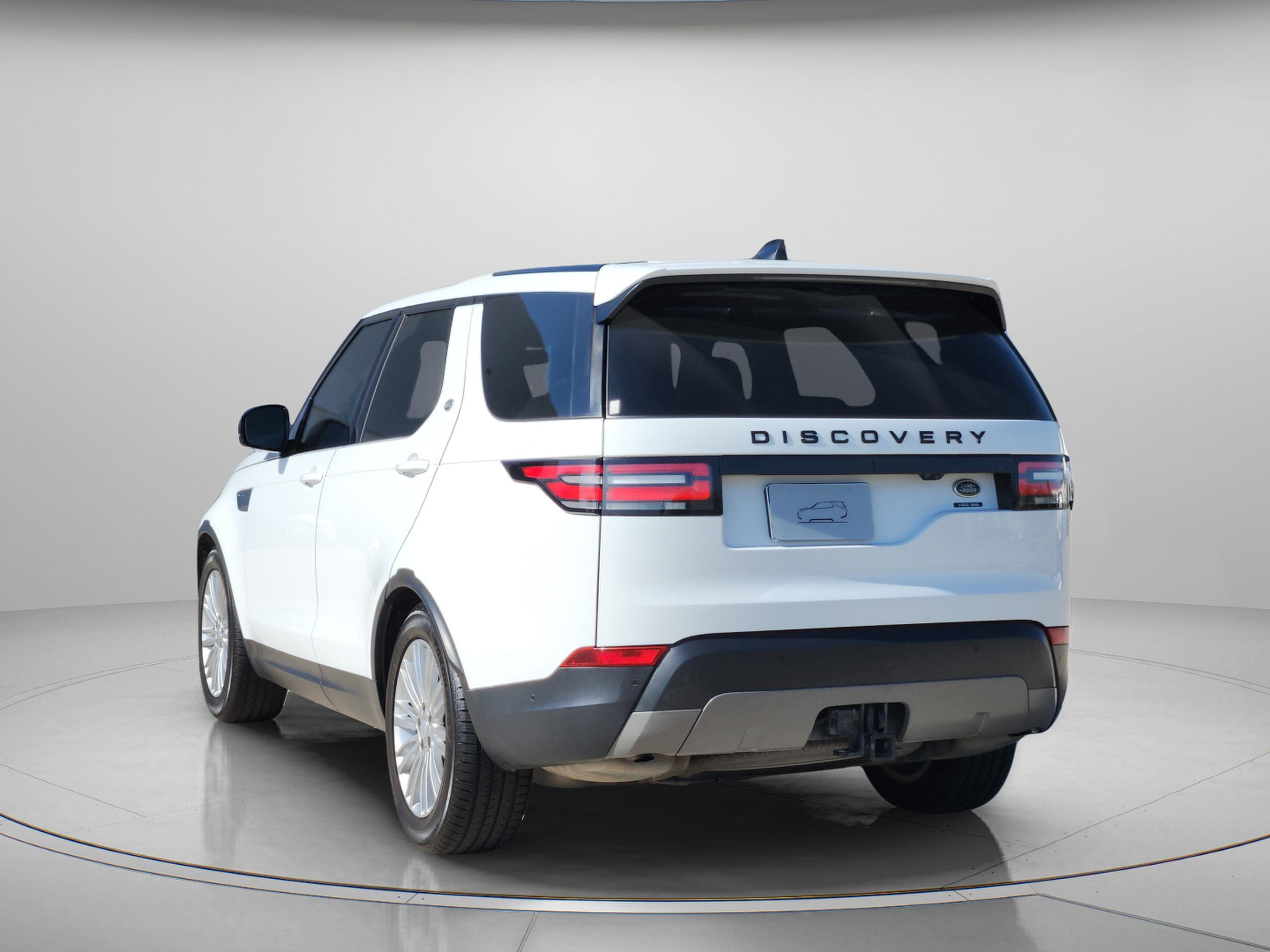 Used 2018 Land Rover Discovery HSE Luxury AWD/4WD image 3