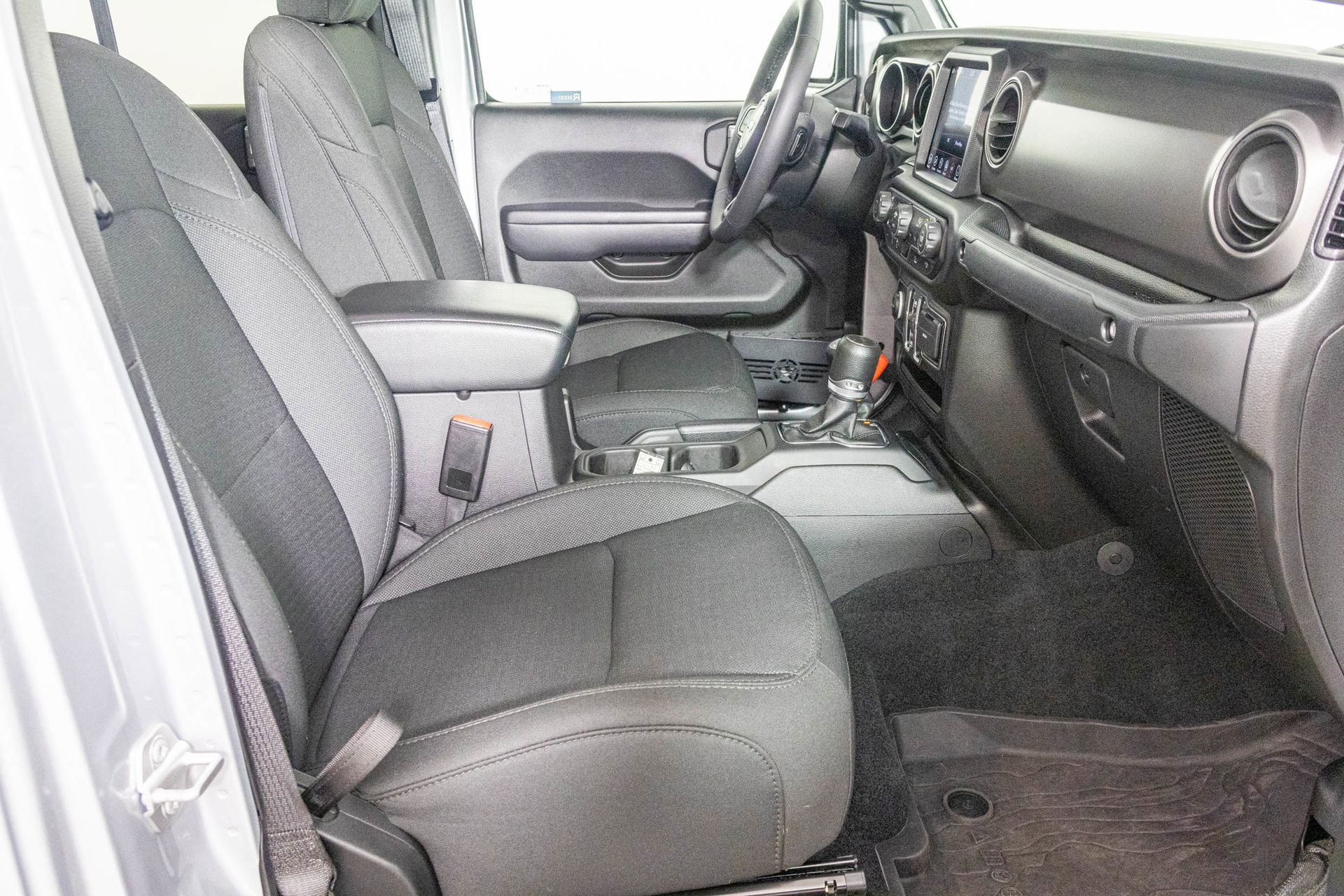 Used 2023 Jeep Gladiator Sport image 44