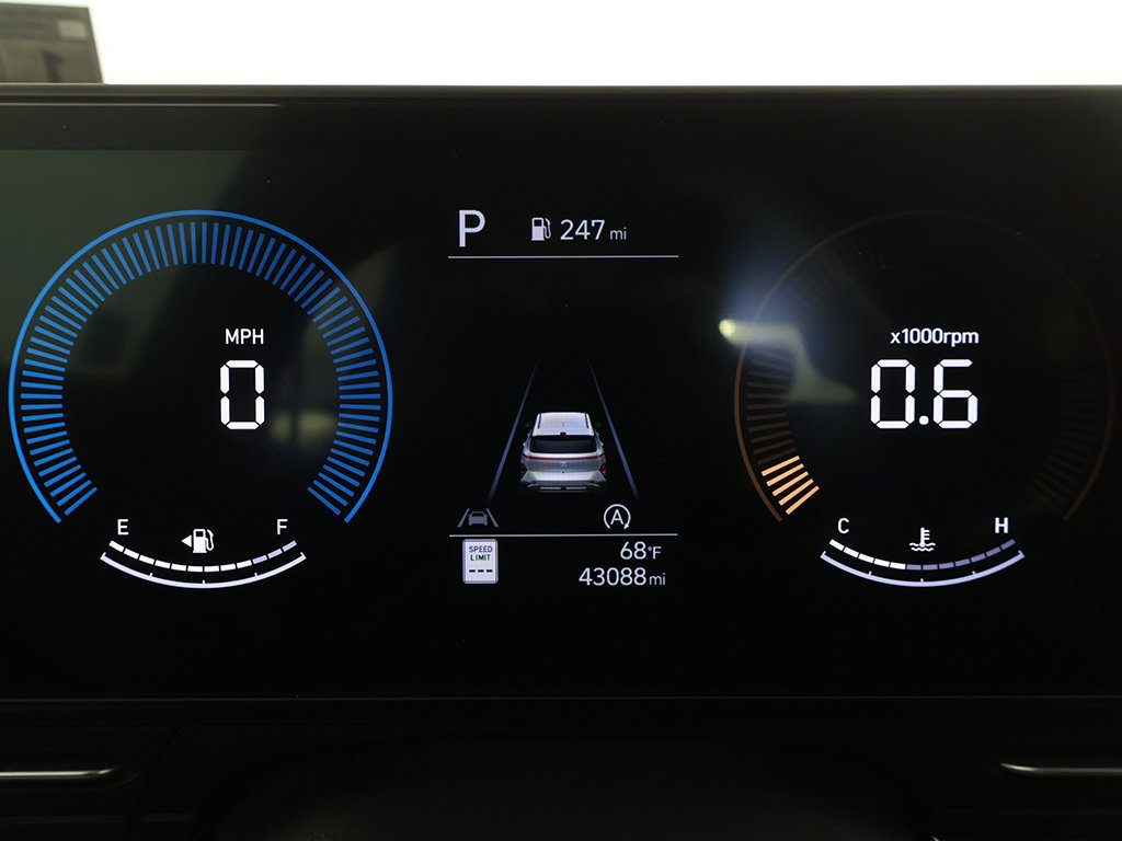 Certified 2025 Hyundai Kona SE FWD image 31