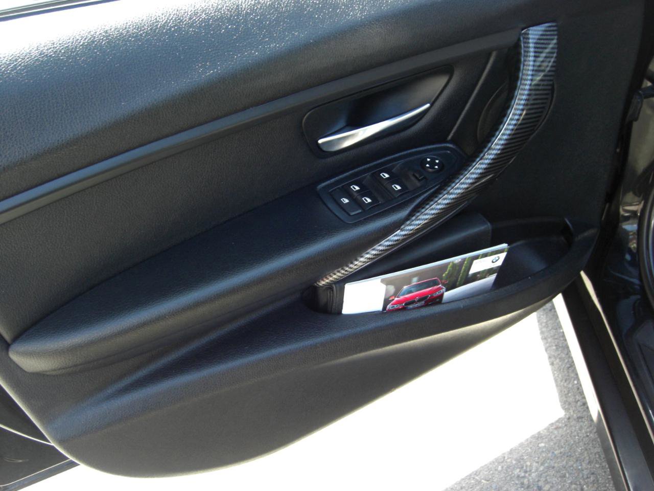 Used 2014 BMW 320i Sedan RWD image 16