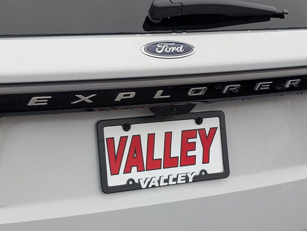 New 2026 Ford Explorer Active w/ Active Comfort Package AWD/4WD image 15