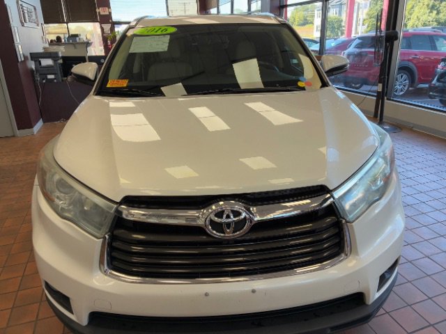 Used 2016 Toyota Highlander XLE image 5