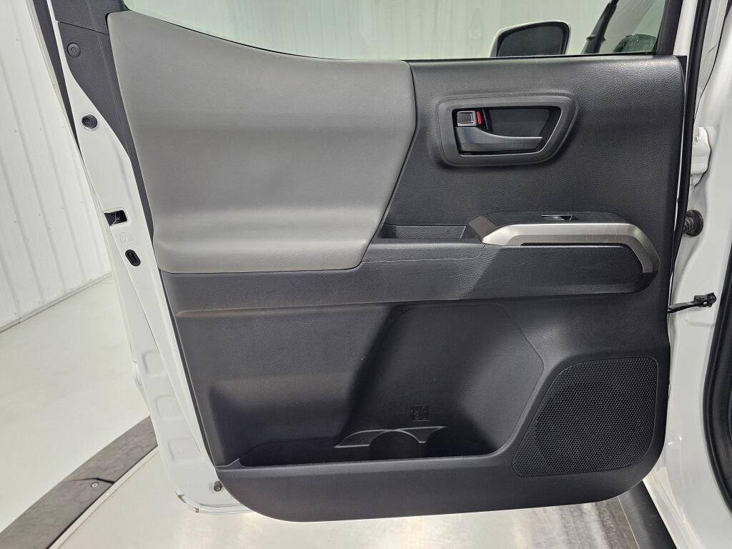 Used 2021 Toyota Tacoma SR5 image 31