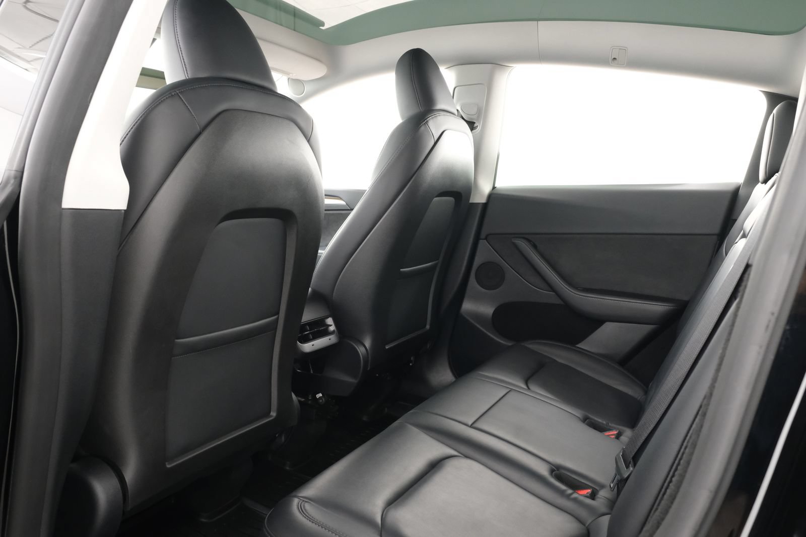 Used 2024 Tesla Model Y Long Range AWD/4WD image 32