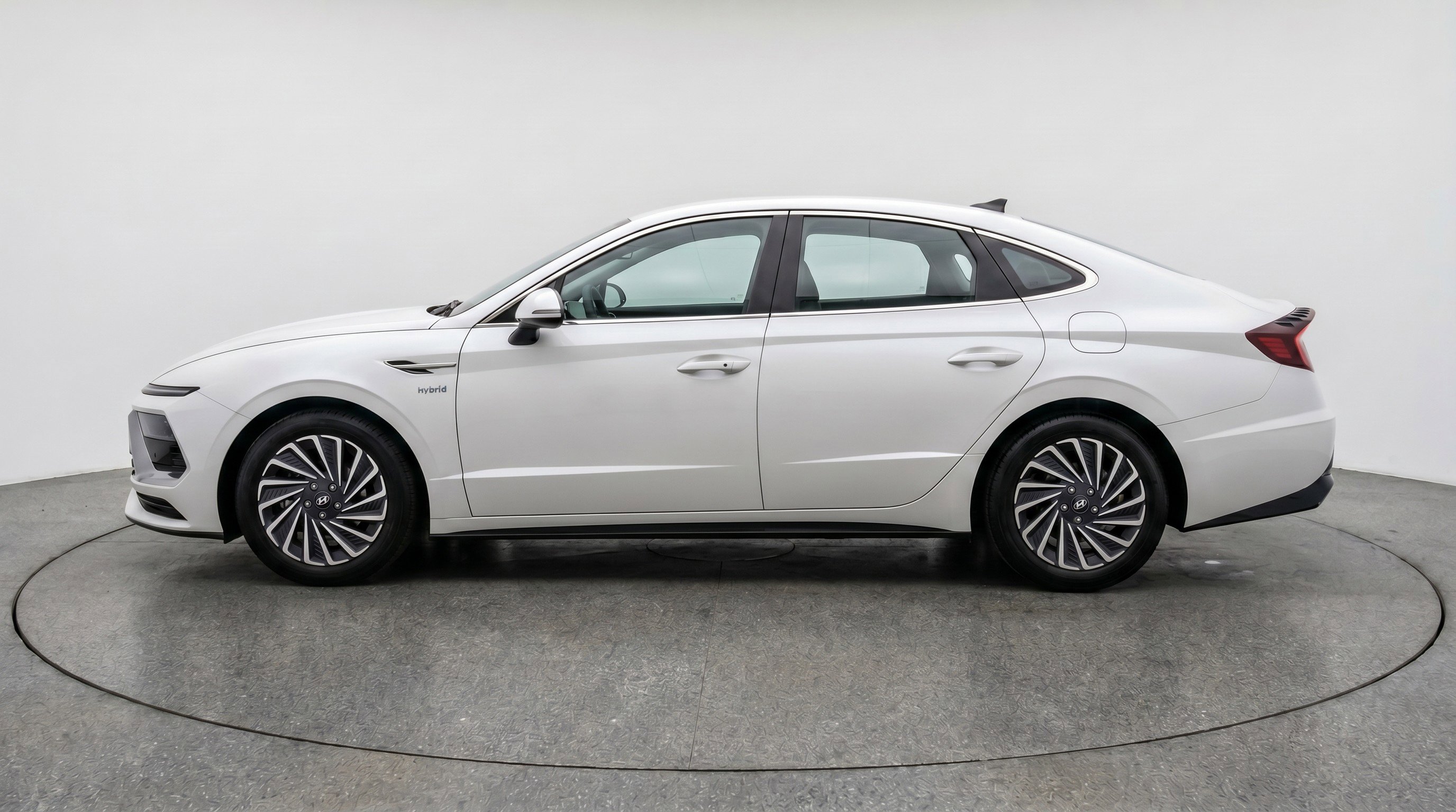 Used 2025 Hyundai Sonata SEL FWD image 5