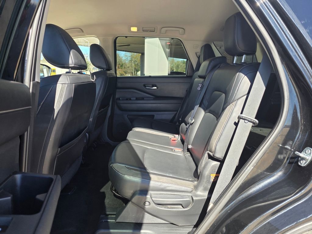 Used 2023 Nissan Pathfinder SL image 12