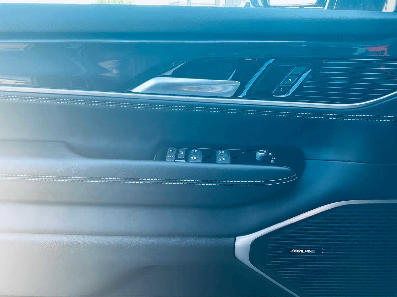 Used 2024 Jeep Wagoneer 4WD image 49