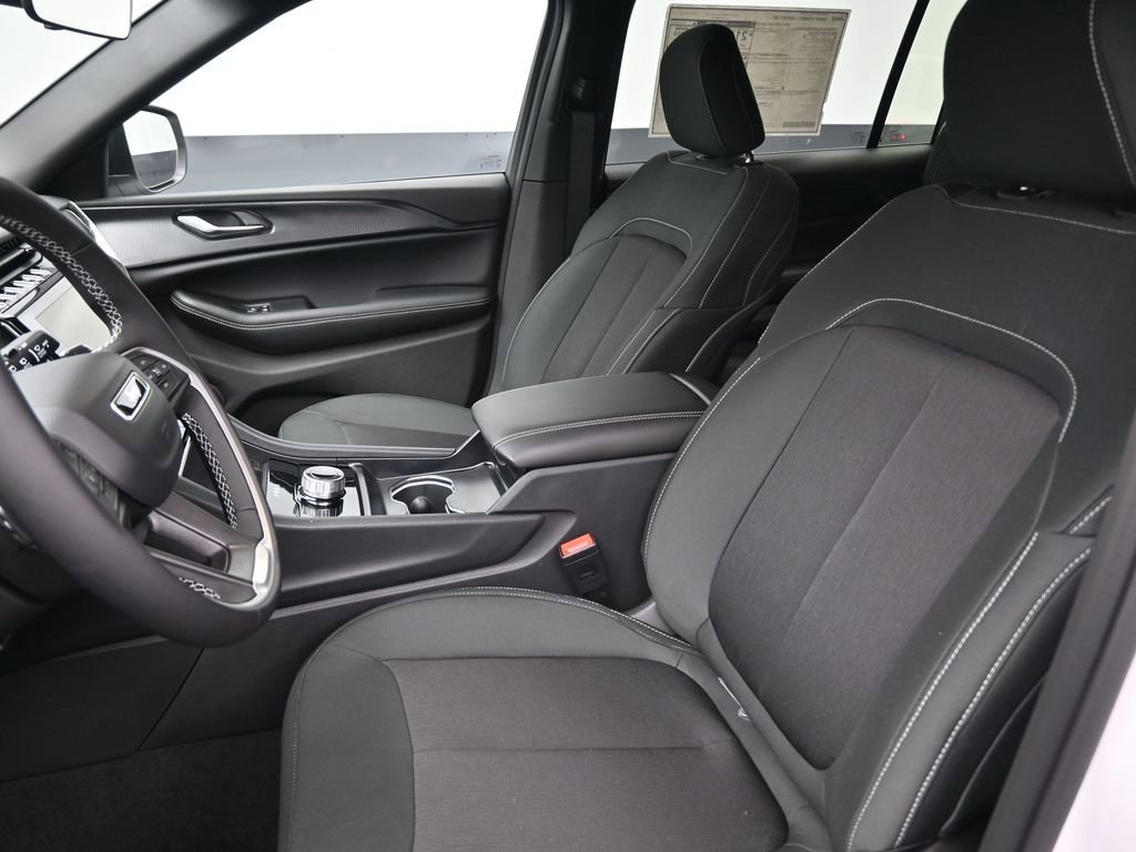 New 2026 Jeep Grand Cherokee L 2WD image 33