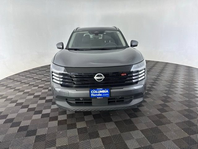 Used 2025 Nissan Kicks SR FWD image 2