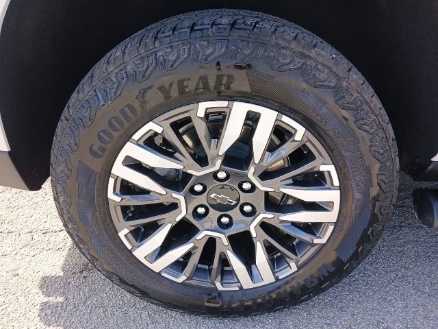 Used 2025 Chevrolet Tahoe Z71 w/ Comfort Package AWD/4WD image 69